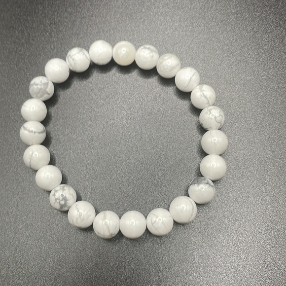 Howlite bracelet - Picture 2 of 5